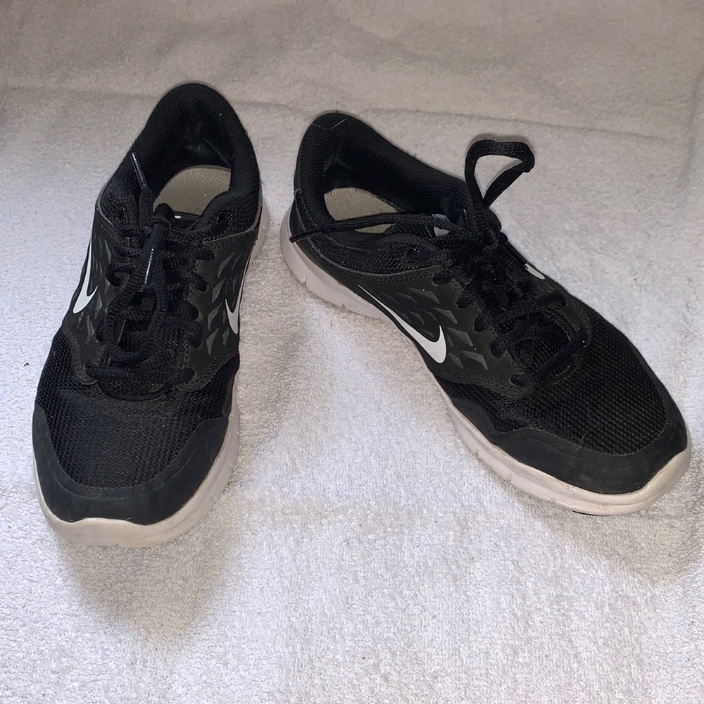 Black Nike shoes